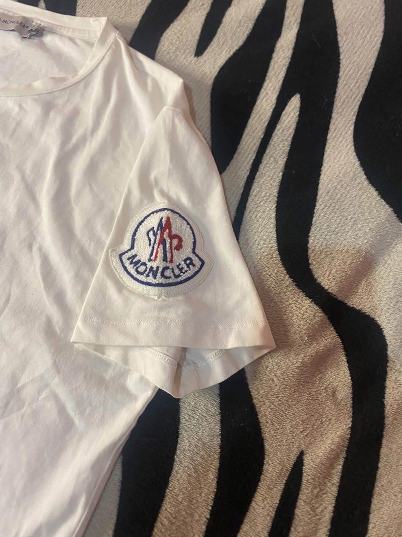 MONCLER T-shirt (Category: Tshirts & Polo Shirts ) located in Manila. Submitted by ddxyatchang (Listing ID 1469950680, Image 2). Description: PM sa intersted.