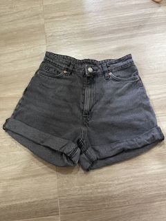 (Category: ) located in . Submitted by pawsome_closet (Listing ID 1470005779, Image 1). Description: .