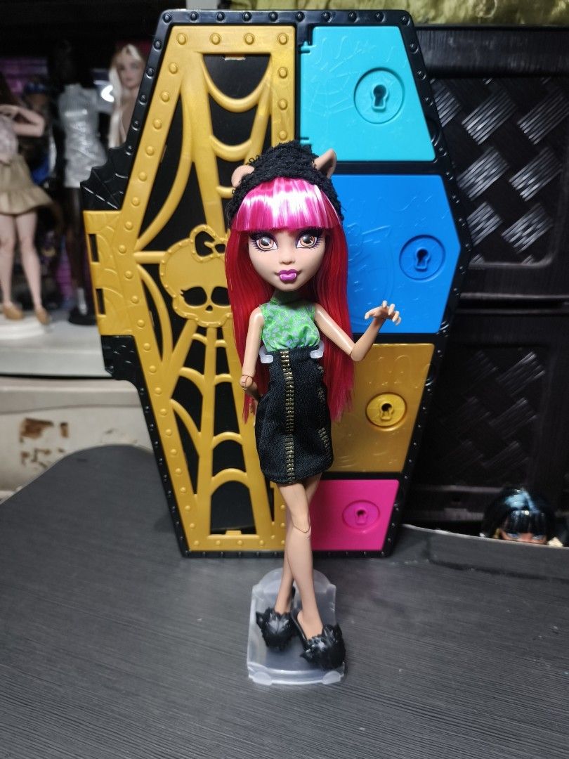 Monster High Howleen Wolf Doll (Category: Figurines & Statues) located in Cavite. Submitted by ybk_88 (Listing ID 1470113730, Image 1). Description: Howleen Wolf Good Joints and Hair Only issue is replaced left arm.