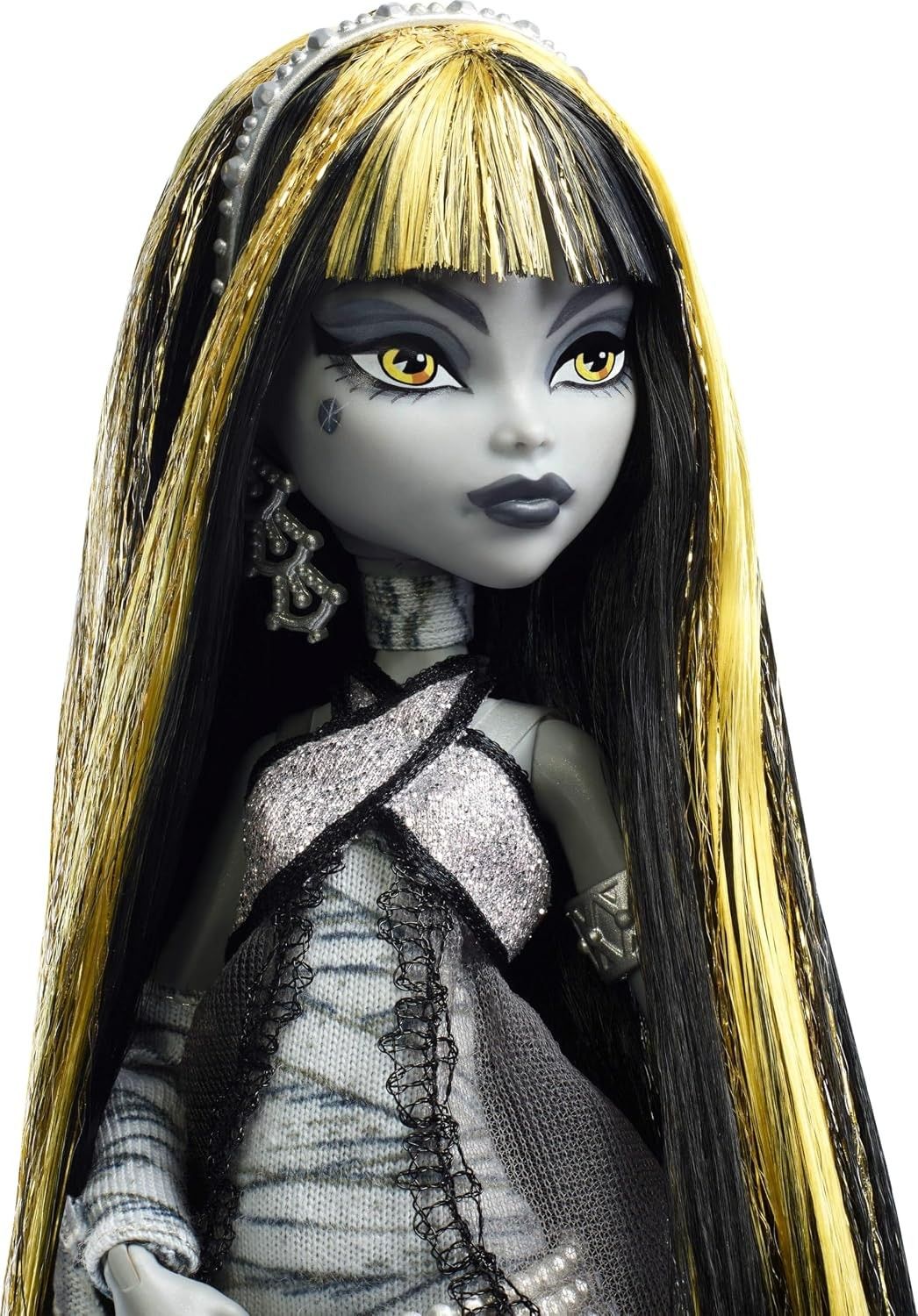 Monster High Reel Drama Doll Cleo De Nile Black and White Reproduction ...