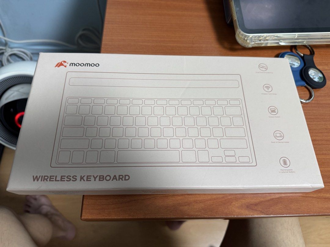 Moomoo Wireless Keyboard with Built-In Device Holder, Computers & Tech ...