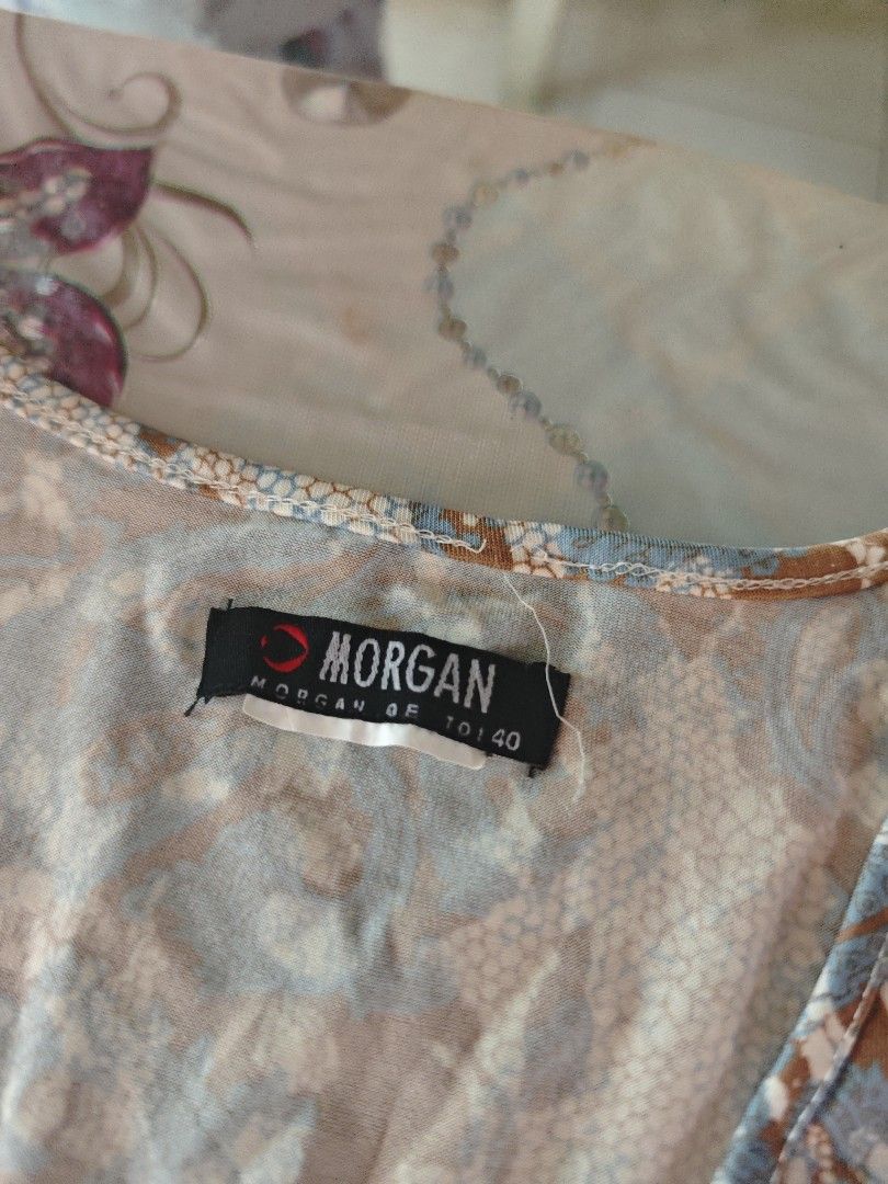 Morgan de TOI top (Category: Others Tops) located in Binalbagan. Submitted by Kristoffer_Arguelles (Listing ID 1470013064, Image 2). Description: med 15x19.5 dimension has very small loose stitch only no stains and no holes.