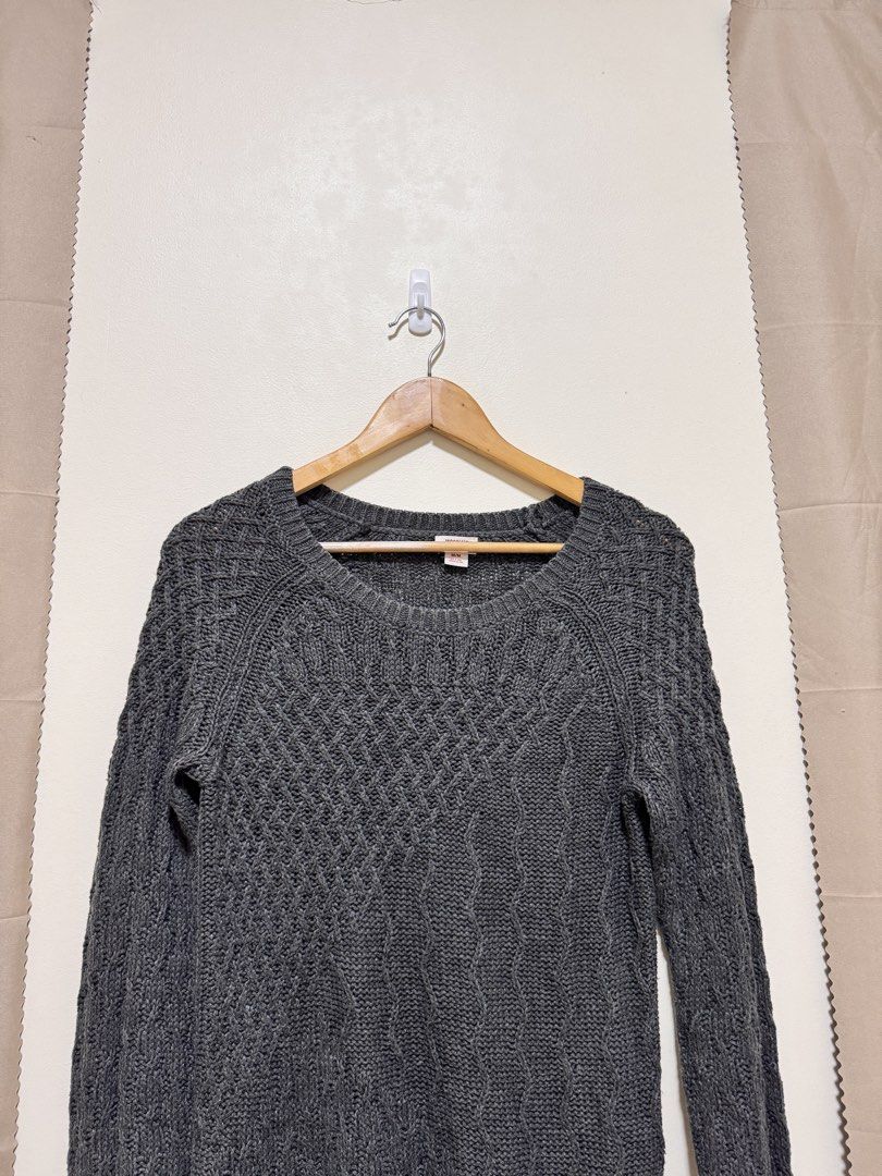 Mossimo Dark Grey Knit Sweater Medium (Category: Longsleeves) located in Manila. Submitted by seayouncey (Listing ID 1470044914, Image 3). Description: - Brand: Mossimo - Color: Dark grey - Size: Medium (tag attached) - Material & Design: Textured cable knit pattern throughout body and sleeves - Details: Scoop neckline, long sleeves with ribbed cuffs and hem - Style: Classic layering piece for autumn and winter - Condition: Great pre-loved condit