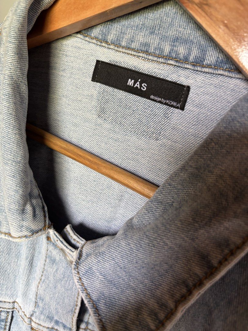 Màs Denim Jacket (Category: Coats, Jackets and Outerwear) located in Balungao. Submitted by alldriftedgears (Listing ID 1470123771, Image 3). Description: Good for cowbow look/fit Width - 25.5 Length - 18.5.