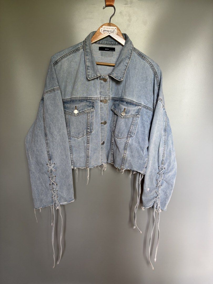Màs Denim Jacket (Category: Coats, Jackets and Outerwear) located in Balungao. Submitted by alldriftedgears (Listing ID 1470123771, Image 1). Description: Good for cowbow look/fit Width - 25.5 Length - 18.5.