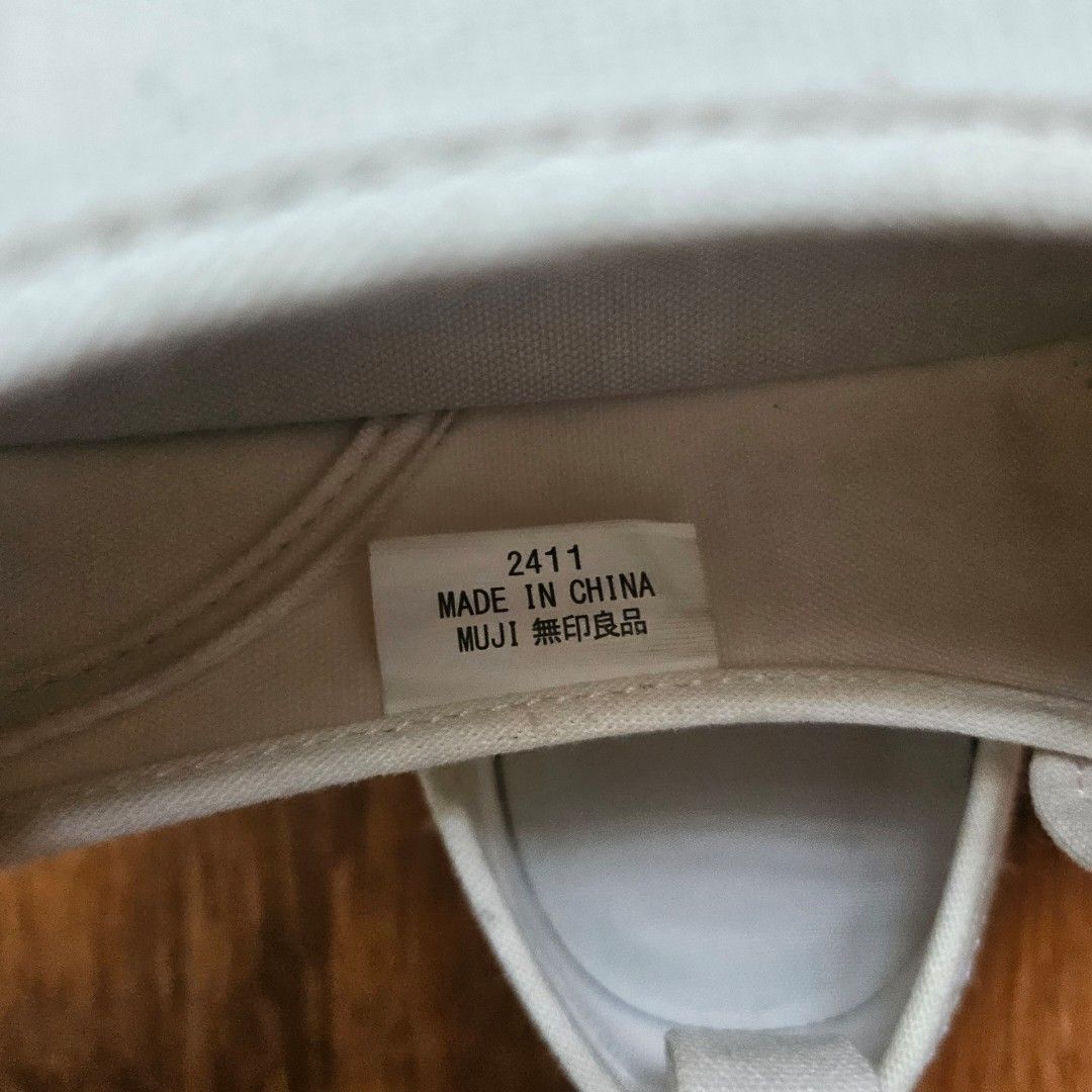 Muji White Shoes (Category: Casual Shoes) located in Quezon City. Submitted by arydeclutters (Listing ID 1469996608, Image 2). Description: RFS: need funds and decluttering LAST PRICE POSTED!! QC area MOP: GCash, Maya, GoTyme MOD: JNT, Lalamove, LBC ONLY SF shouldered by buyer.