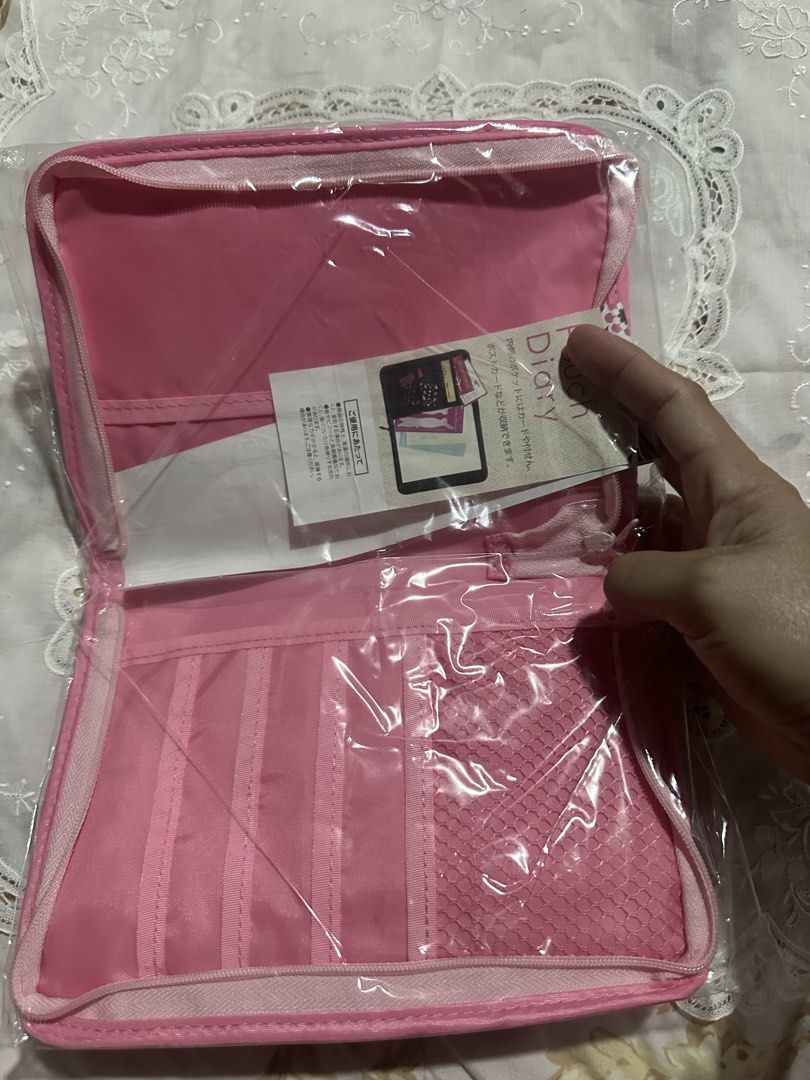 Multipurpose Flower Printed Pouch Organizer (Category: Purses & Pouches) located in Davao. Submitted by favoritepreloved (Listing ID 1470120731, Image 3). Description: .