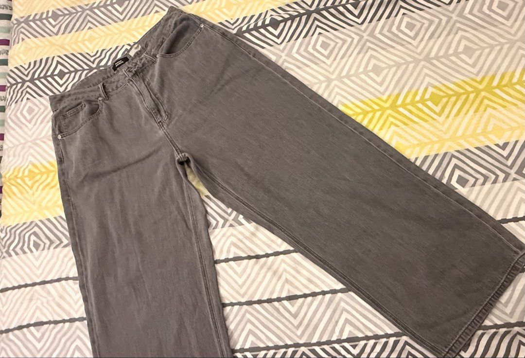 Musinsa Standard Denim Jeans Bundle (Category: Jeans) located in Quezon City. Submitted by imcandycloset (Listing ID 1470126328, Image 2). Description: - Brand: Musinsa Standard - Items: 2 pairs of denim jeans (Light blue wash & Dark charcoal grey wash) - Fit: Wide-leg relaxed fit - Details: Metal button fly closure, classic five-pocket styling, contrast stitching, and black woven inner waistband label - Condition: Great everyday basic staples - 