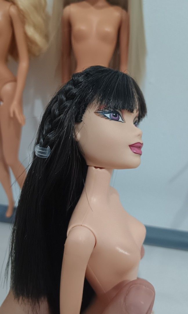 Myscene Nolee (Category: Designer & Blind Box Toys) located in Bacolod City. Submitted by miztyzaah0622 (Listing ID 1470113233, Image 3). Description: Issue: crack neck only -Flawless body -Belly button/Rubber legs -No chips (super ganda ng face) -Bend & snap -Tight joints.
