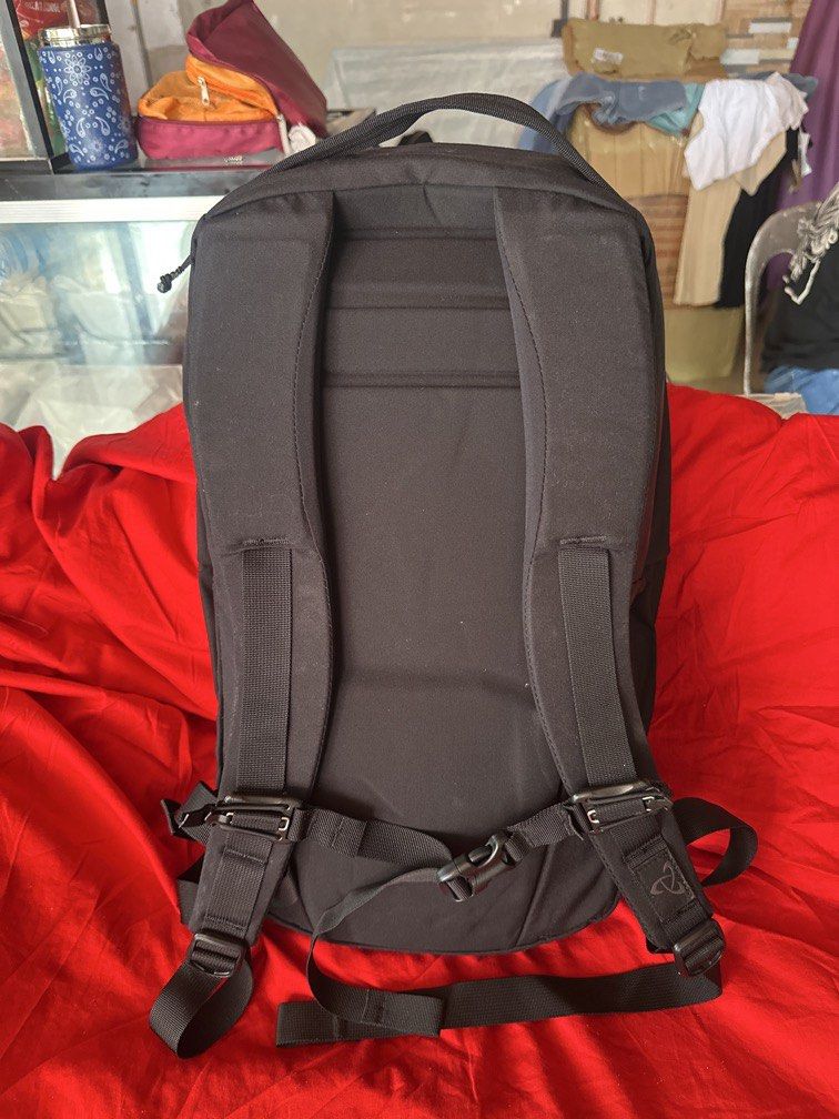 MYSTERY RANCH RIP RUCK 24 PACK (Category: Backpacks) located in Caloocan City. Submitted by hariel_beverly_onlineshop (Listing ID 1470001393, Image 3). Description: RIP RUCK 24 DETAILS Reinforced top haul handle Top zip access to separate laptop, document, and accessory compartment Quick rip-zip panel access to drop-in compartment for easy one handed open and close and secures with magnets Two lower rip-zip pockets with quick pull magnetic open a