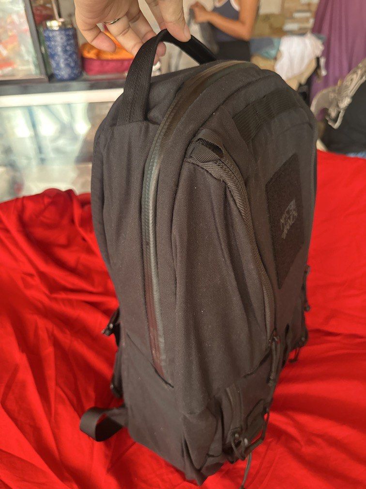 MYSTERY RANCH RIP RUCK 24 PACK (Category: Backpacks) located in Caloocan City. Submitted by hariel_beverly_onlineshop (Listing ID 1470001393, Image 2). Description: RIP RUCK 24 DETAILS Reinforced top haul handle Top zip access to separate laptop, document, and accessory compartment Quick rip-zip panel access to drop-in compartment for easy one handed open and close and secures with magnets Two lower rip-zip pockets with quick pull magnetic open a