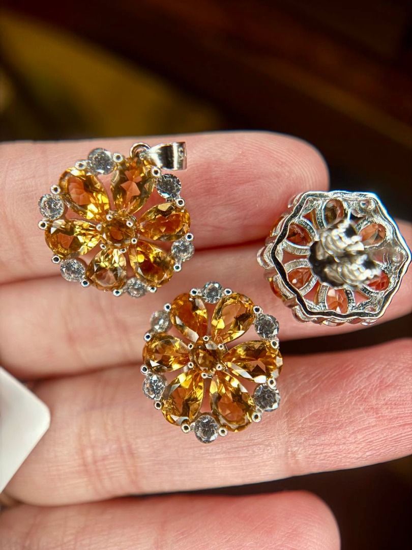 Natural Citrine Set (Category: Earrings) located in Baguio. Submitted by asna_taku (Listing ID 1470061016, Image 2). Description: 🍯 CITRINE LOVERS, THIS SET IS A MUST-SEE! ✨💛 Golden sunshine in every sparkle! ☀️ A gorgeous Natural Citrine S925 Jewelry Set for ladies who love warm, rich gemstone colors and standout elegance. 💛 Natural Citrine ✨ 925 Sterling Silver 💍 Size 7 💰 ₱8,980 📿 Chain sold separately Citrine is traditionally associated 