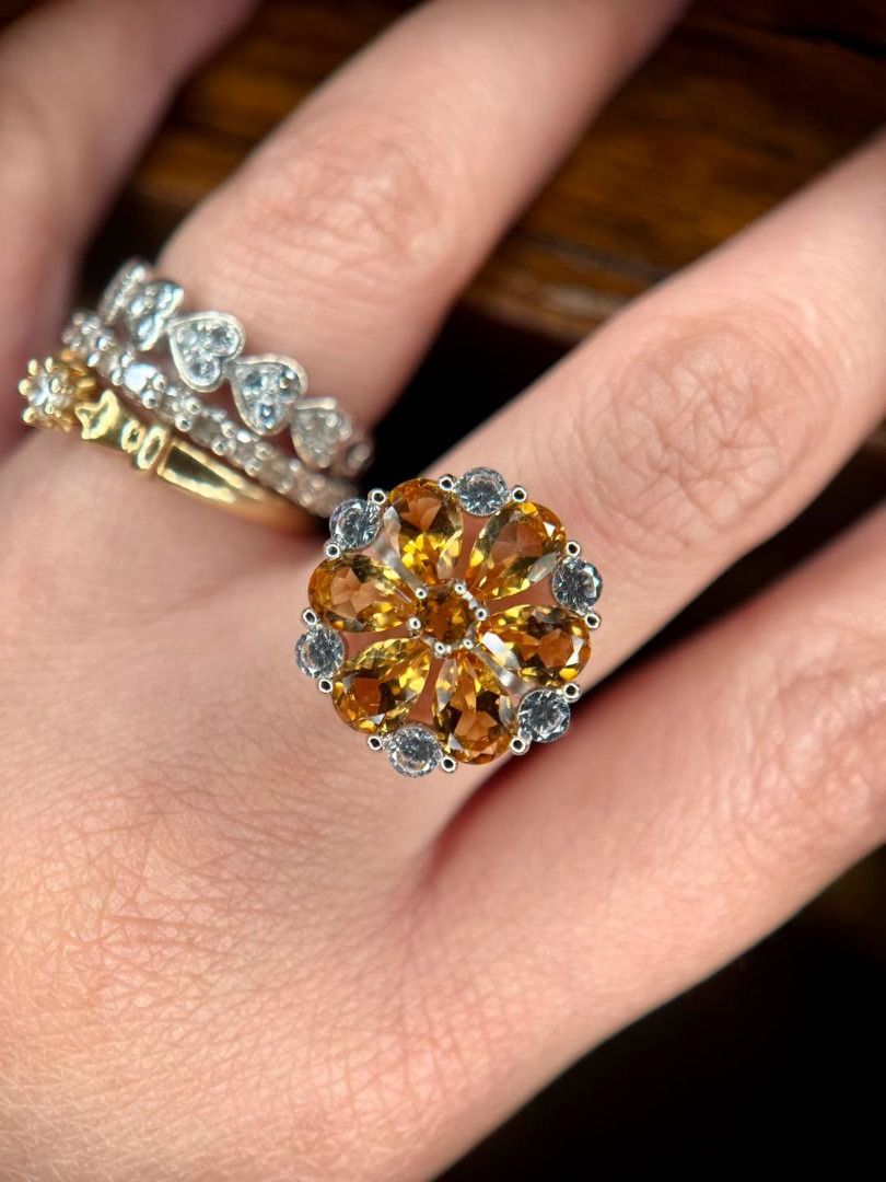 Natural Citrine Set (Category: Earrings) located in Baguio. Submitted by asna_taku (Listing ID 1470061016, Image 3). Description: 🍯 CITRINE LOVERS, THIS SET IS A MUST-SEE! ✨💛 Golden sunshine in every sparkle! ☀️ A gorgeous Natural Citrine S925 Jewelry Set for ladies who love warm, rich gemstone colors and standout elegance. 💛 Natural Citrine ✨ 925 Sterling Silver 💍 Size 7 💰 ₱8,980 📿 Chain sold separately Citrine is traditionally associated 