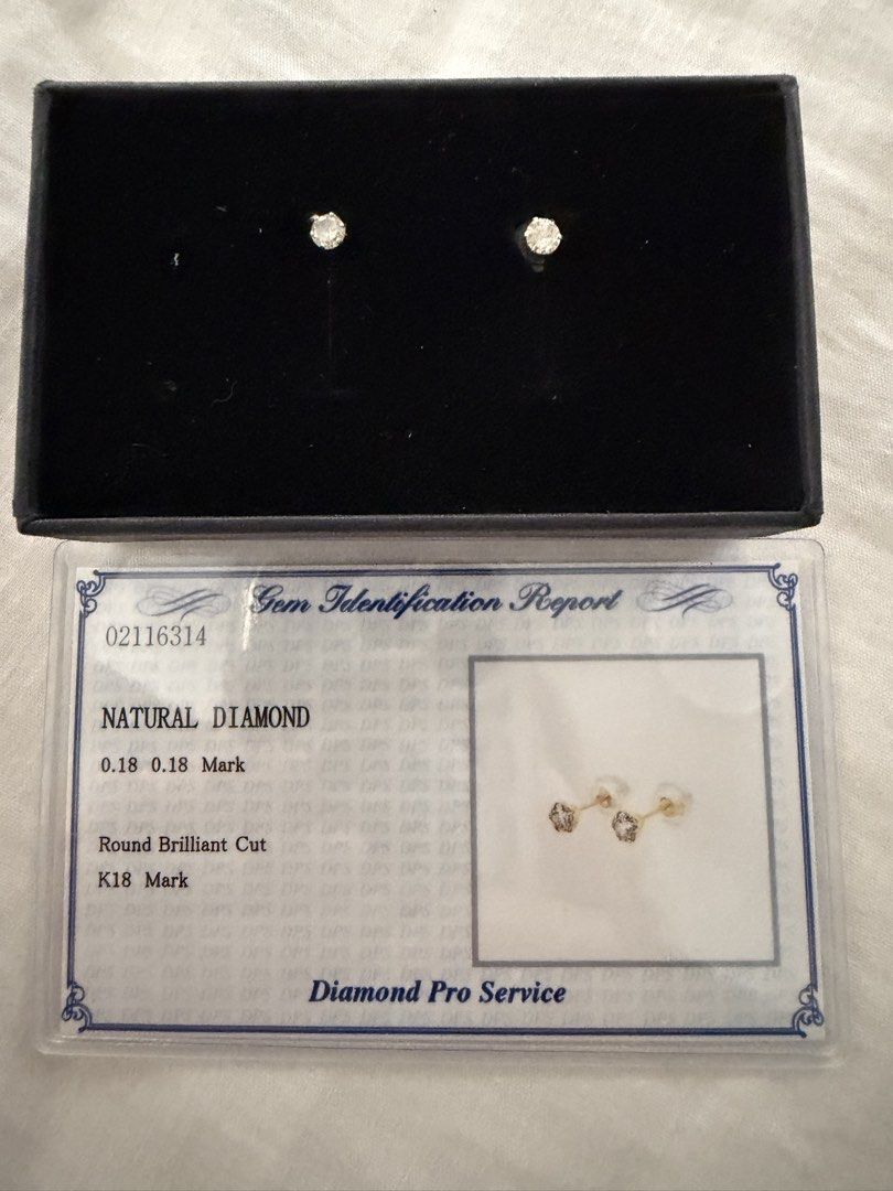 Natural Diamond Round Brilliant Cut (Category: Earrings) located in Cabanatuan. Submitted by frugalchic.md (Listing ID 1470016962, Image 1). Description: Bought from Japan Japan gold.