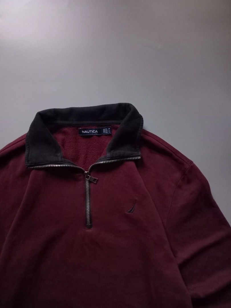 nautica quarterzip pullover (Category: Coats, Jackets and Outerwear) located in San Isidro. Submitted by lagloots (Listing ID 1470055061, Image 3). Description: semi thick cotton embroidered logo fits boxy medium 📌model's reference: 5'7, 45kg DIMES (IN INCHES) LENGTH: 24.5 / WIDTH: 23 CONDITION: 9/10 [] COLOR RATE: 9/10 ISSUE: NONE.