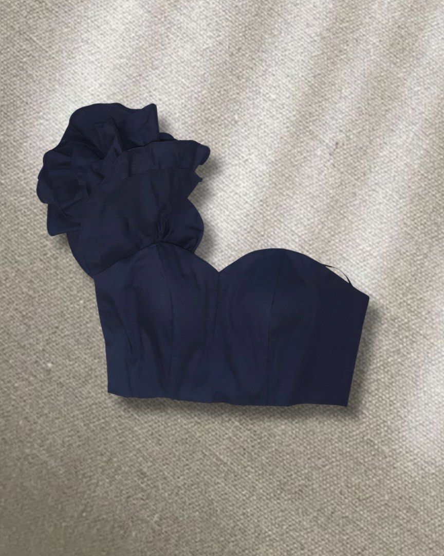Navy Blue Assymetrical Coords (Category: Evening dresses & gowns) located in Paranaque City. Submitted by closetclub308 (Listing ID 1470098192, Image 2). Description: Assymetrical Coords Top and Ruffled Skirt Size: XS RFS: doesnt fit me anymore .