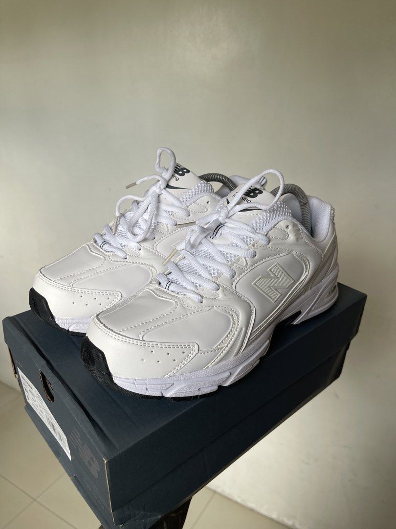 NB530 Triple White EUR 42 (Category: Sneakers) located in Antipolo. Submitted by uatomnla (Listing ID 1470027692, Image 3). Description: RUSH NB 530 US 8.5 EUR 42 BRANDNEW SINUKAT LANG BOUGHT ₱4200 selling it for ₱2000 only! RFS: Unload collection (Decluttering) Antipolo lower lalamove ready.