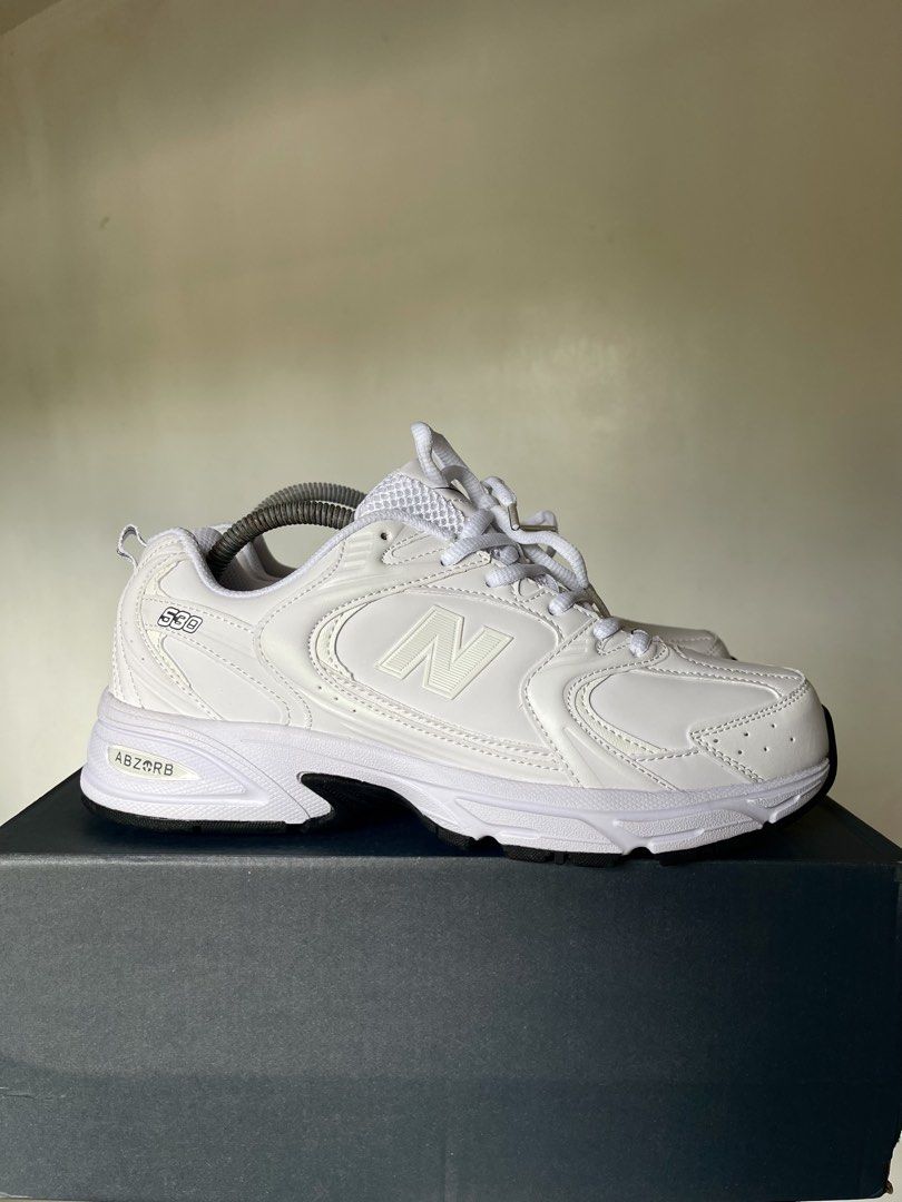 NB530 Triple White EUR 42 (Category: Sneakers) located in Antipolo. Submitted by uatomnla (Listing ID 1470027692, Image 1). Description: RUSH NB 530 US 8.5 EUR 42 BRANDNEW SINUKAT LANG BOUGHT ₱4200 selling it for ₱2000 only! RFS: Unload collection (Decluttering) Antipolo lower lalamove ready.