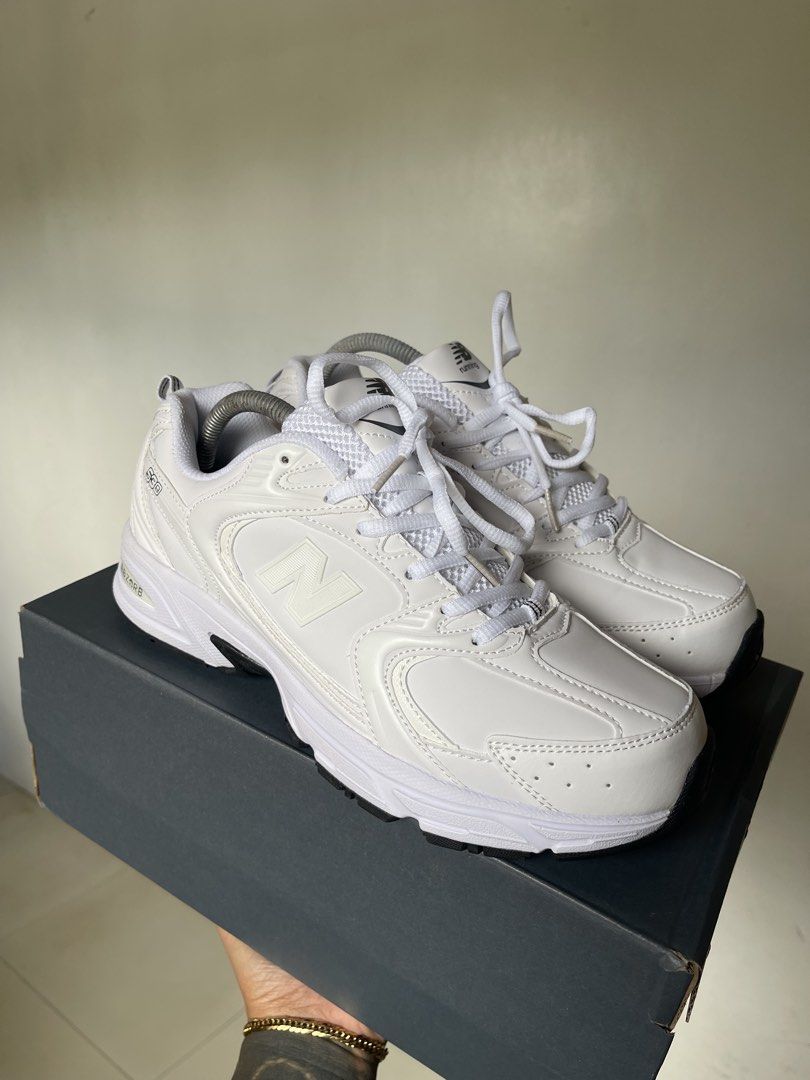 NB530 Triple White EUR 42 (Category: Sneakers) located in Antipolo. Submitted by uatomnla (Listing ID 1470027692, Image 2). Description: RUSH NB 530 US 8.5 EUR 42 BRANDNEW SINUKAT LANG BOUGHT ₱4200 selling it for ₱2000 only! RFS: Unload collection (Decluttering) Antipolo lower lalamove ready.