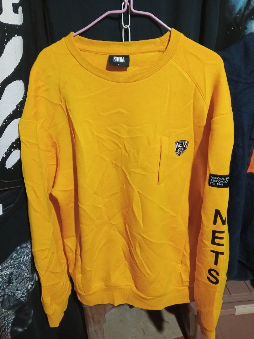 NBA long sleeves (Category: Coats, Jackets and Outerwear) located in Isabel. Submitted by nieljun112187 (Listing ID 1470082857, Image 1). Description: NBA long sleeves width 23 length 29 colorate 9 no issue.