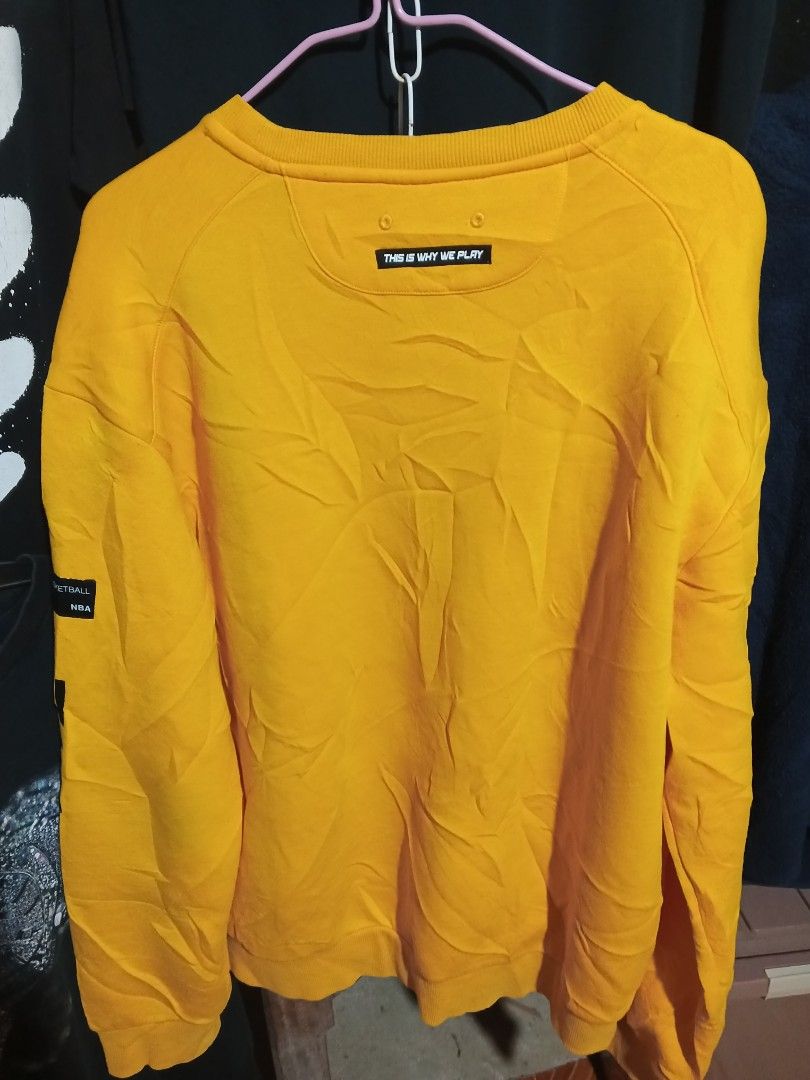 NBA long sleeves (Category: Coats, Jackets and Outerwear) located in Isabel. Submitted by nieljun112187 (Listing ID 1470082857, Image 2). Description: NBA long sleeves width 23 length 29 colorate 9 no issue.