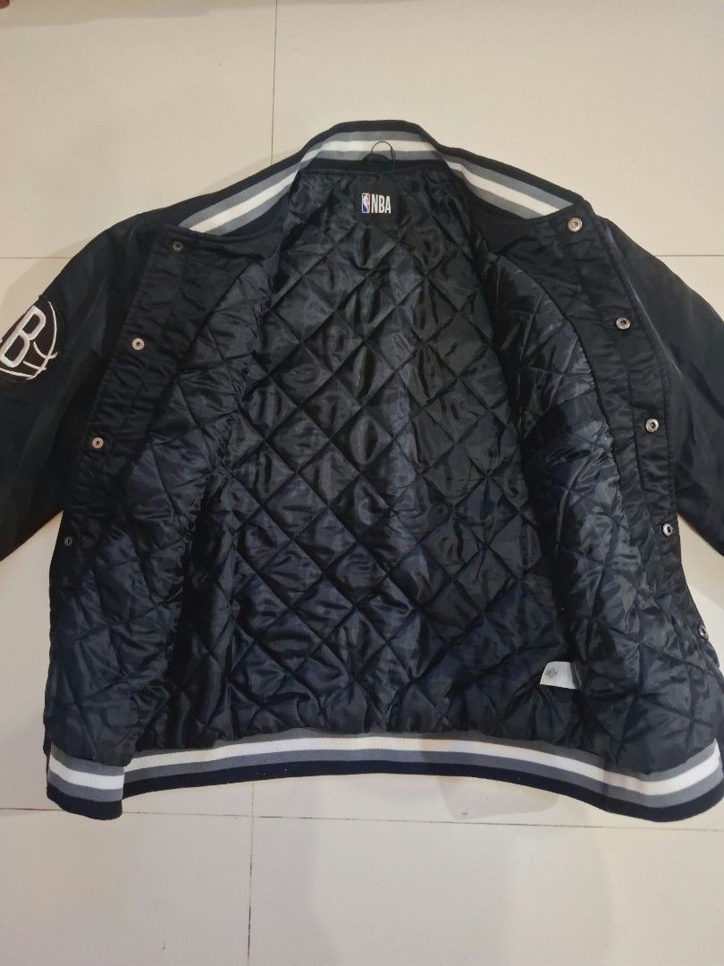 NBA X PRIMARK BROOKLYN NETS KEVIN DURANT VARSITY/BOMBER JACKET (Category: Coats, Jackets and Outerwear) located in Narvacan. Submitted by jigger85 (Listing ID 1470075554, Image 3). Description: NBA X PRIMARK BROOKLYN NETS KEVIN DURANT VARSITY/BOMBER JACKET like new no issue logo/print embroidered size: large on tag dimes: 23 1/2 x 27 loc. ilocos sur.