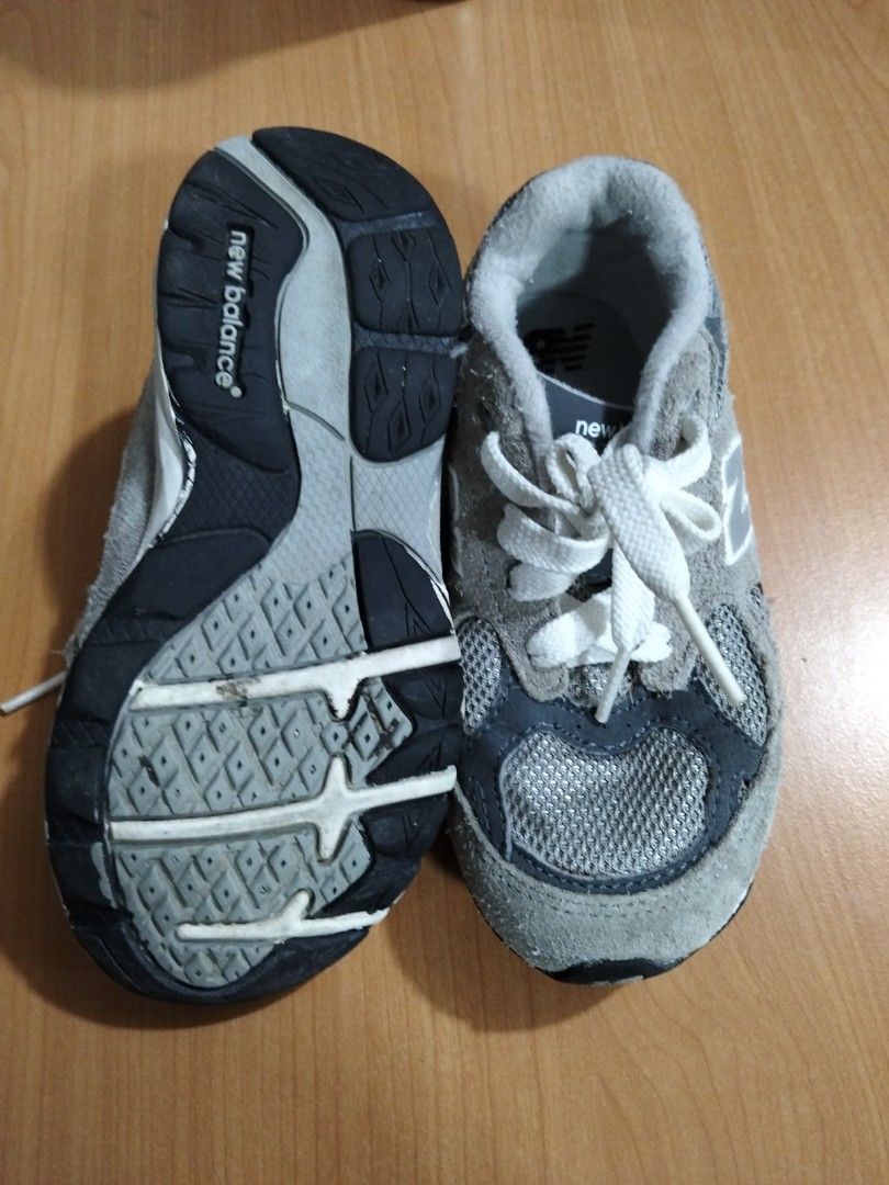 New Balance 990 (Category: Babies & Kids Fashion) located in El Salvador. Submitted by francheskaukayukay (Listing ID 1469953877, Image 3). Description: 16 cm.