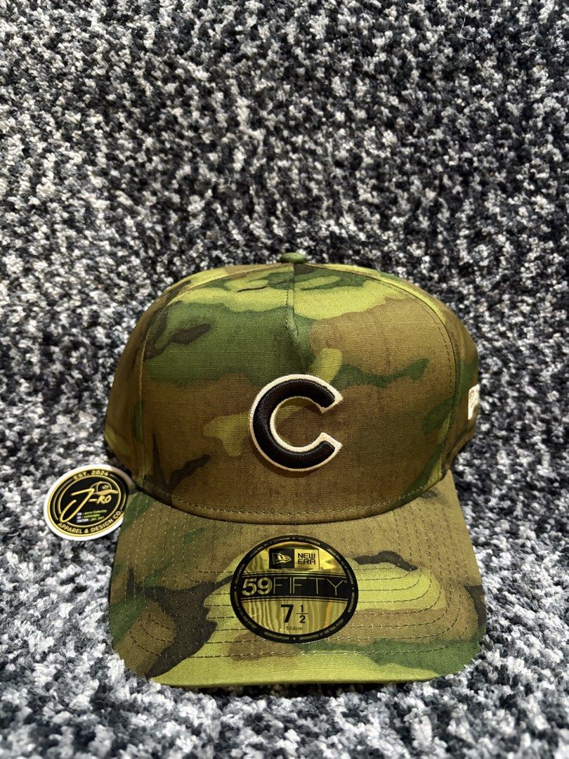 New Era Chicago Cubs Camo 59FIFTY (Category: Caps & Hats) located in Narvacan. Submitted by jko_247 (Listing ID 1469967938, Image 1). Description: New Era Chicago Cubs Camo 59FIFTY A-Frame Fitted hat Size 7 1/2 (59.6cm) Brand New Price: ₱1,500.