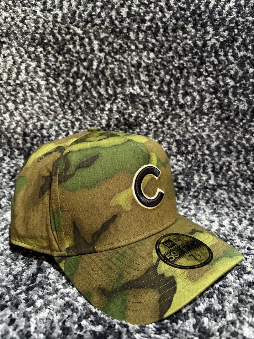 New Era Chicago Cubs Camo 59FIFTY (Category: Caps & Hats) located in Narvacan. Submitted by jko_247 (Listing ID 1469967938, Image 2). Description: New Era Chicago Cubs Camo 59FIFTY A-Frame Fitted hat Size 7 1/2 (59.6cm) Brand New Price: ₱1,500.