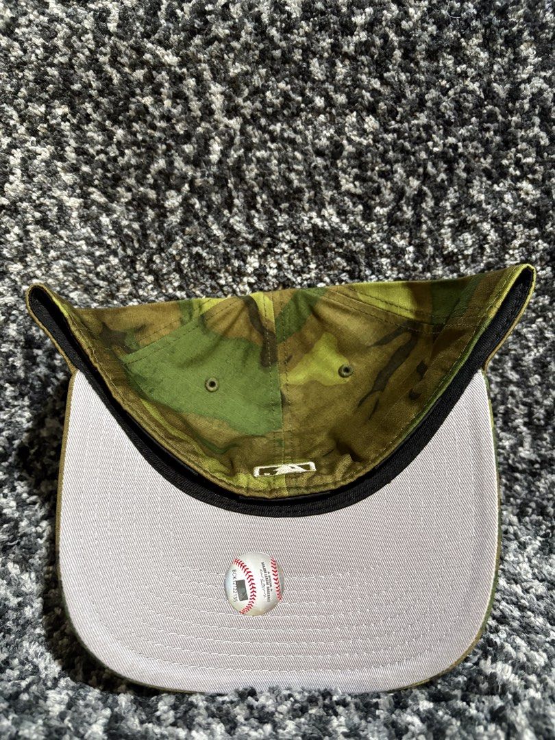 New Era Chicago Cubs Camo 59FIFTY (Category: Caps & Hats) located in Narvacan. Submitted by jko_247 (Listing ID 1469967938, Image 3). Description: New Era Chicago Cubs Camo 59FIFTY A-Frame Fitted hat Size 7 1/2 (59.6cm) Brand New Price: ₱1,500.