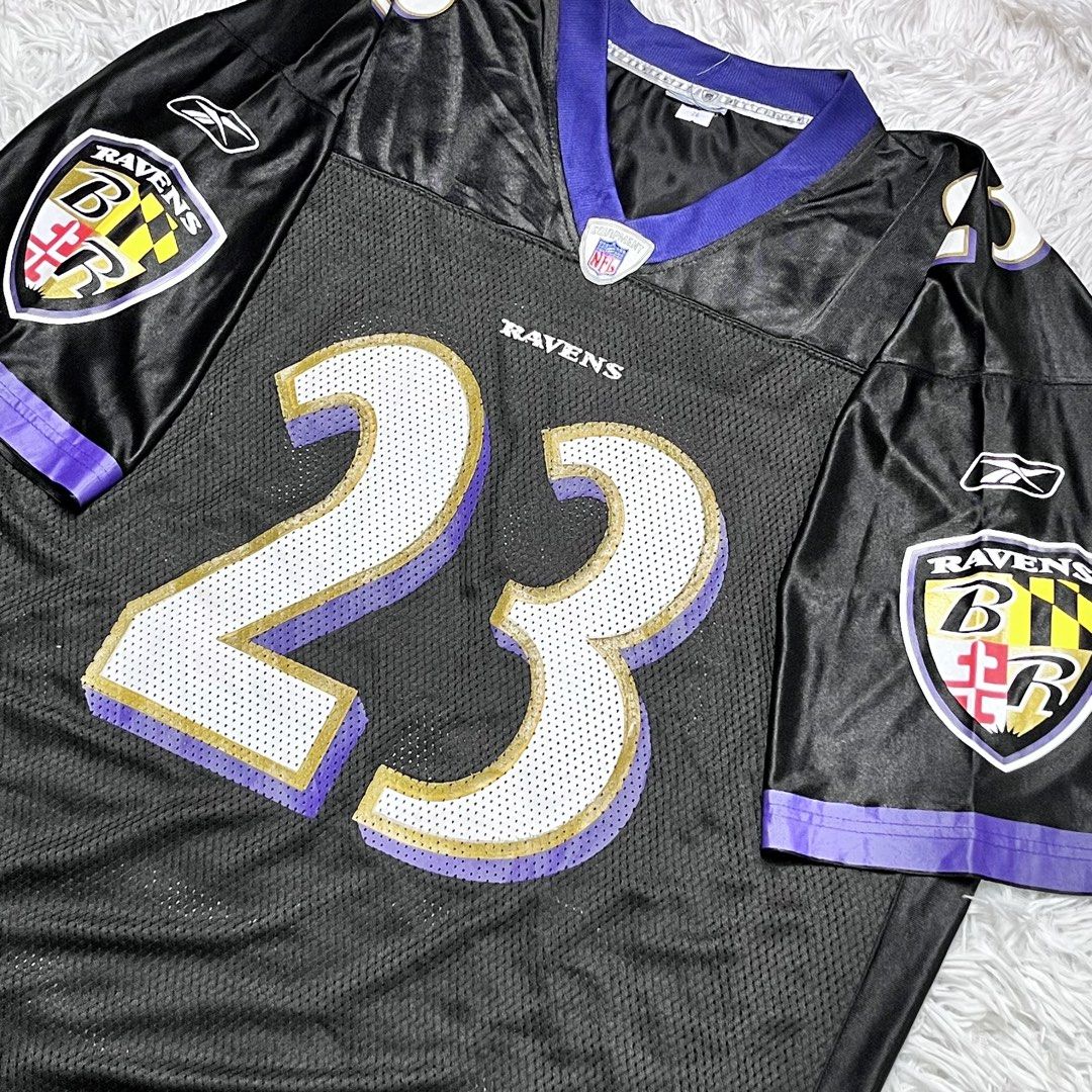 NFL football jersey (Category: Activewear) located in Baguio. Submitted by sellingtonshop (Listing ID 1469978901, Image 3). Description: u26. Vintage Baltimore Ravens Football Jersey #23 McGahee by Reebok Size: XL Dimes: 34*29 Condition: Very Good Issue: small paint stains on sleeve and bottom area Mine: 880 Steal: 980 Grab: 1180.
