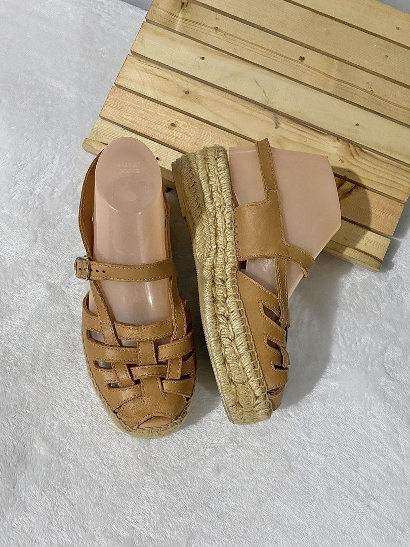 nàguisa thàlis espadrilles (Category: Sandals) located in Bulacan. Submitted by parapapa (Listing ID 1470096110, Image 1). Description: 36-37 / 23.5cm front platform: 1.2” | back platform: 2” 9/10 condition leather, made in spain! .