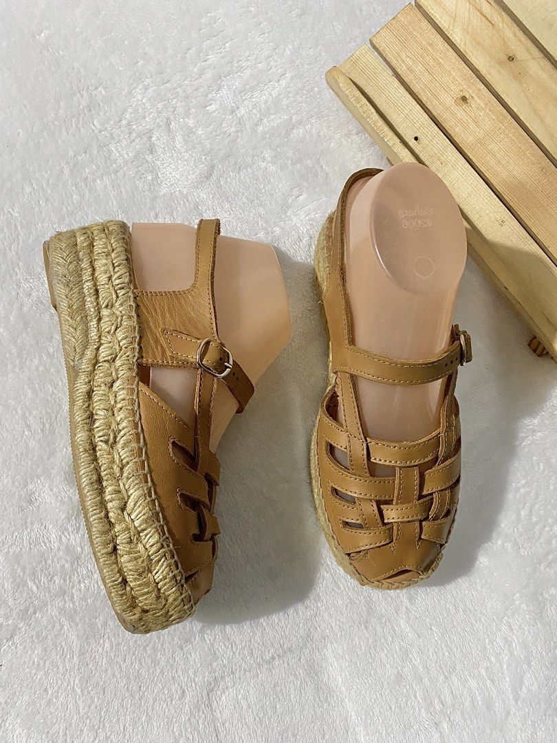 nàguisa thàlis espadrilles (Category: Sandals) located in Bulacan. Submitted by parapapa (Listing ID 1470096110, Image 3). Description: 36-37 / 23.5cm front platform: 1.2” | back platform: 2” 9/10 condition leather, made in spain! .