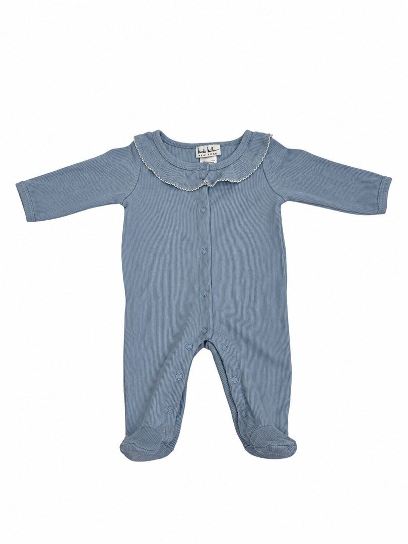 Nicole Miller Frogsuit (0/3M) (Category: Babies & Kids Fashion) located in Angeles City. Submitted by aeapreloved (Listing ID 1469750830, Image 1). Description: 🩵 Preloved Nicole Miller Sleepsuit | 0–3M • Blue ribbed fabric • Ruffle collar • Front snap-button closure • Used, good condition 📦 Available for shipping .