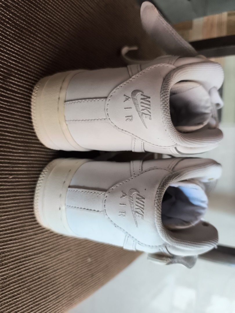 Nike (Category: Casual Shoes) located in Manila. Submitted by declutterwithmae2x (Listing ID 1469967636, Image 3). Description: Code: NIKE Size: 6y Brand/Origin: VIETNAMESE Price: ₱ 3000 Condition: LIKE NEW ⚠️ REMINDERS: • Items are preloved/ukay bales. Please manage expectations. • Wash before wearing for hygiene purposes! • Color may slightly vary due to studio lighting. • No cancellations or returns allowed.