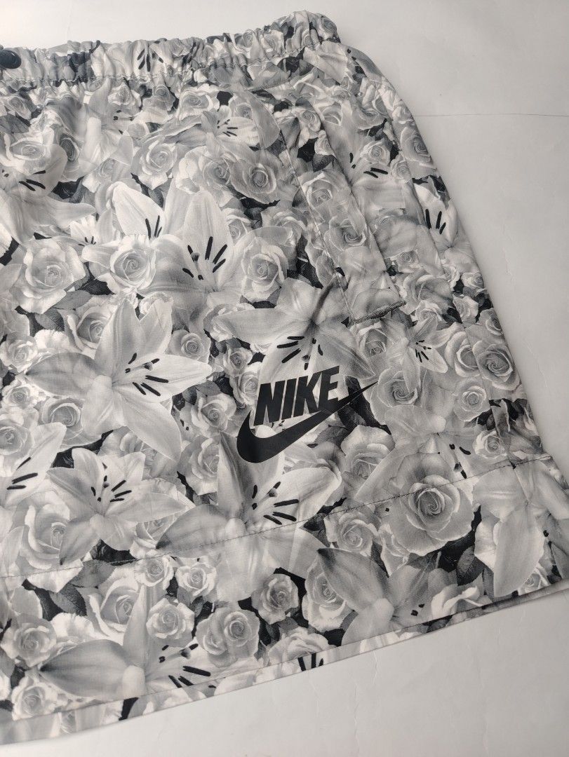 Nike (Category: Shorts) located in Bocaue. Submitted by adrianberi35876 (Listing ID 1470087397, Image 3). Description: Waist:32-37 Length:12.8 Hem:14 Issue:cut wahstag only.