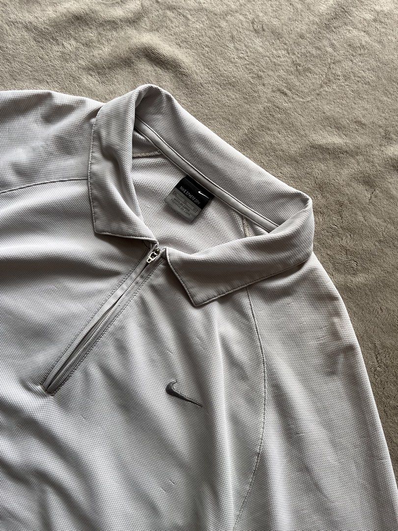 NIKE (Category: Activewear) located in Guagua. Submitted by mid_thrift (Listing ID 1470092426, Image 3). Description: 💠NIKE💠 DIMES: W-23 L-29 Issue: LINTS/NEED WASH (see picture) Color rate : 8/10.