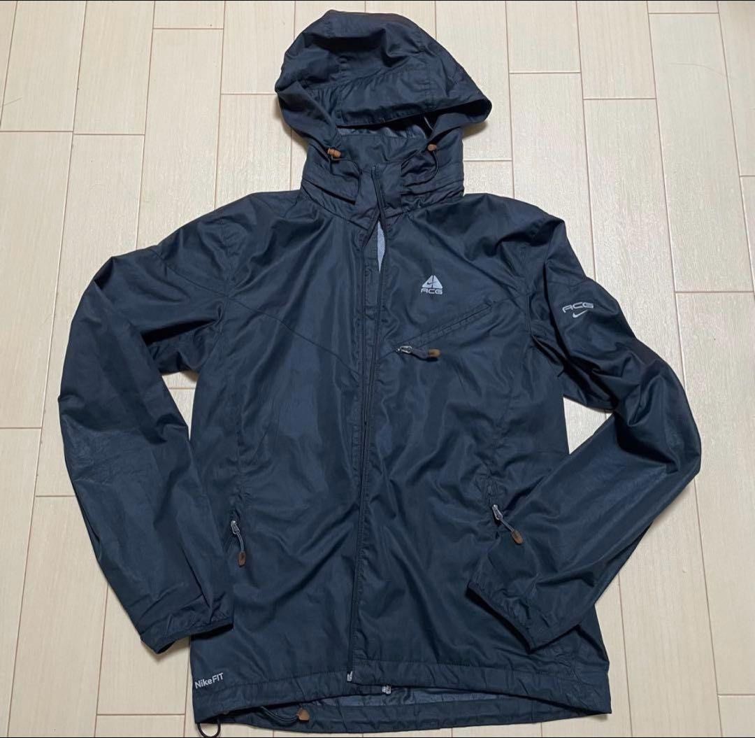 Nike Acg (Category: Coats, Jackets and Outerwear) located in City of Isabela. Submitted by ibzagga (Listing ID 1470111666, Image 1). Description: 22x27 dimes.