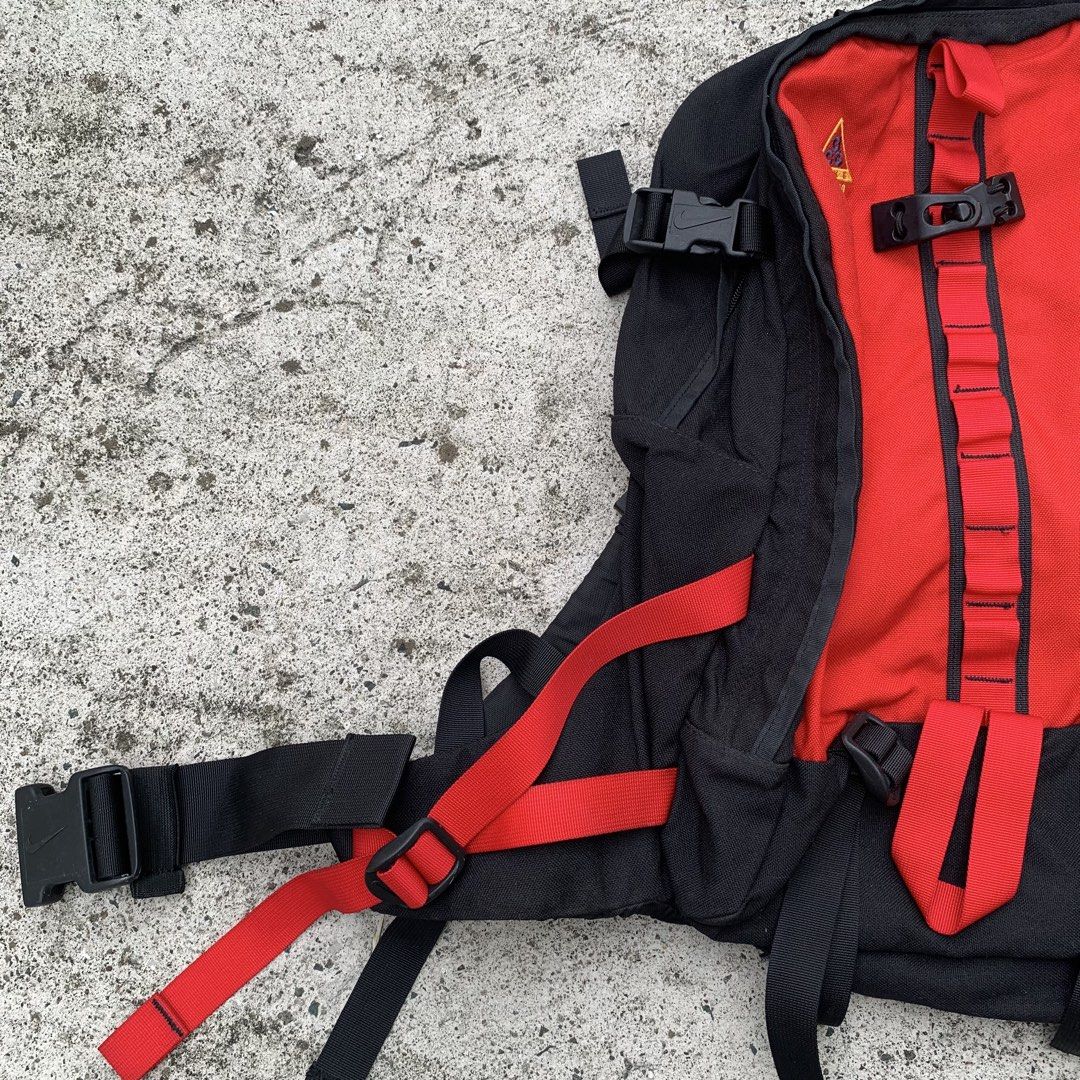 Vintage Nike ACG Karst 40 Backpack (Category: Backpacks) located in Cavite. Submitted by francuhstuff_ph (Listing ID 1470009533, Image 2). Description: Vintage Nike ACG Karst 40 Backpack Large Length: 19 Width: 14 Depth: 8.8 Strap: 18-31 adjustable Used excellent condition No flaws/issues.