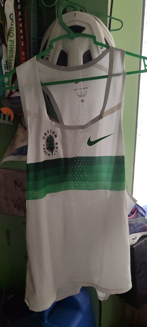 nike adv singlet (Category: Activewear) located in Bakun. Submitted by goldendeer.aa2d7c (Listing ID 1469972917, Image 1). Description: nike aeroswift adv oragon track club limited edition m size for men.