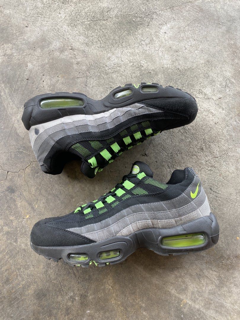 Nike Airmax 95 Reverse Neon (Category: Sneakers) located in Taytay. Submitted by chuankee.restaurant (Listing ID 1470097190, Image 1). Description: Nike Airmax 95 MENS US 8.5 CHECK PICS FOR DETAILS.