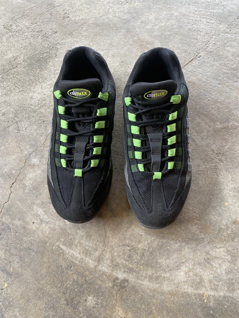 Nike Airmax 95 Reverse Neon (Category: Sneakers) located in Taytay. Submitted by chuankee.restaurant (Listing ID 1470097190, Image 3). Description: Nike Airmax 95 MENS US 8.5 CHECK PICS FOR DETAILS.
