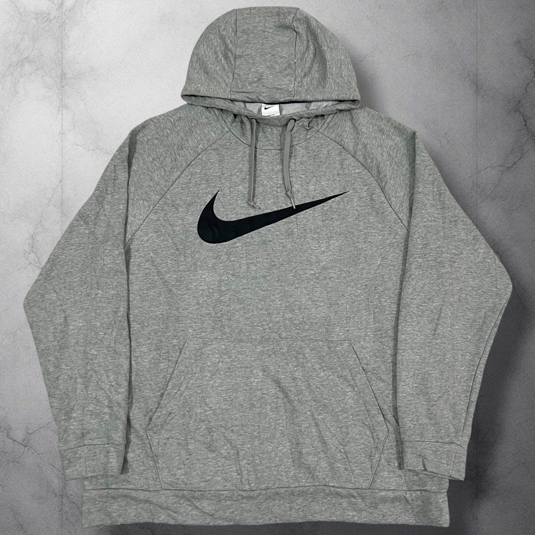 Nike Big Swoosh Pullover Hoodie Jacket (Category: Coats, Jackets and Outerwear) located in Cavite. Submitted by itsayaaa (Listing ID 1470020615, Image 1). Description: Nike Big Swoosh Pullover Hoodie Size: XL Dimes: 26 width / 30 length Issue: No issue Colorate: 9/10 Condition: Excellent Condition .