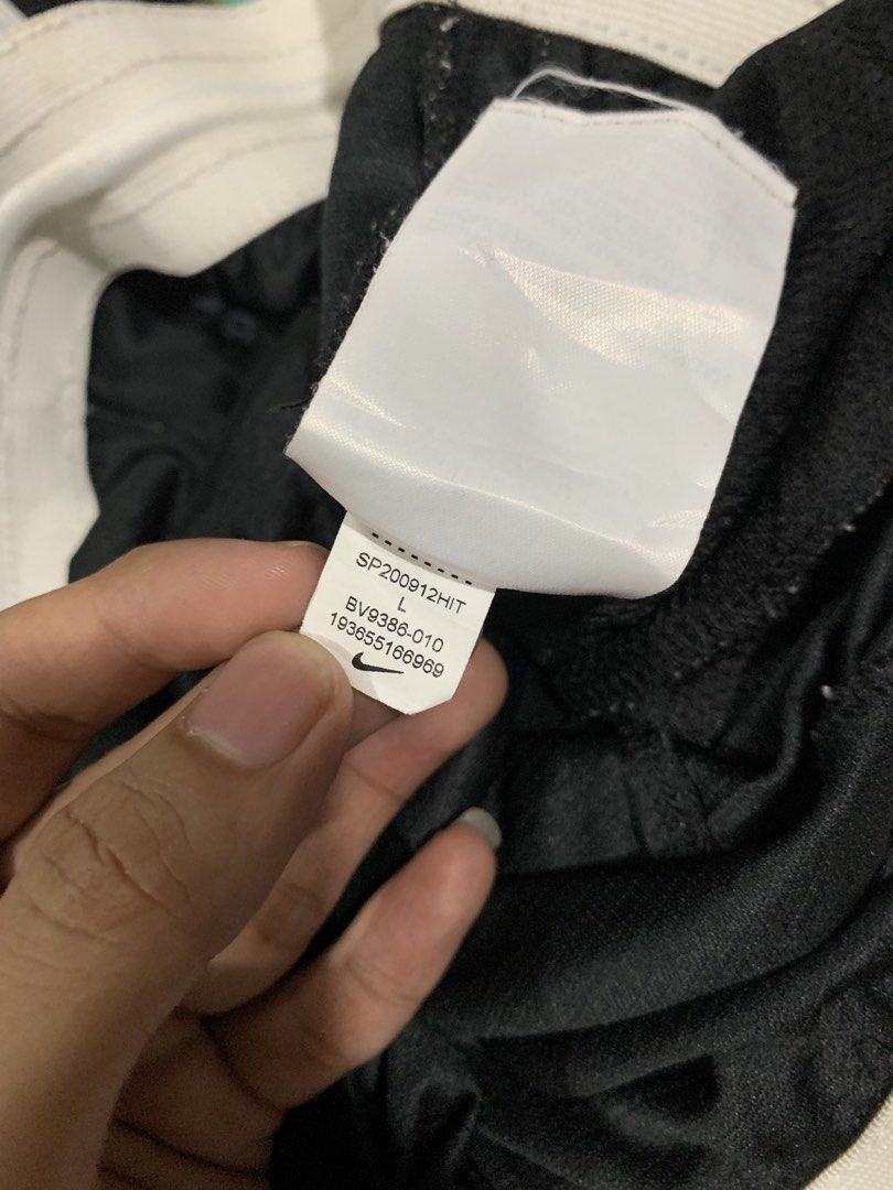 Nike Big Swoosh Short (Category: Shorts) located in Quezon City. Submitted by alexismayote15 (Listing ID 1470049234, Image 3). Description: .
