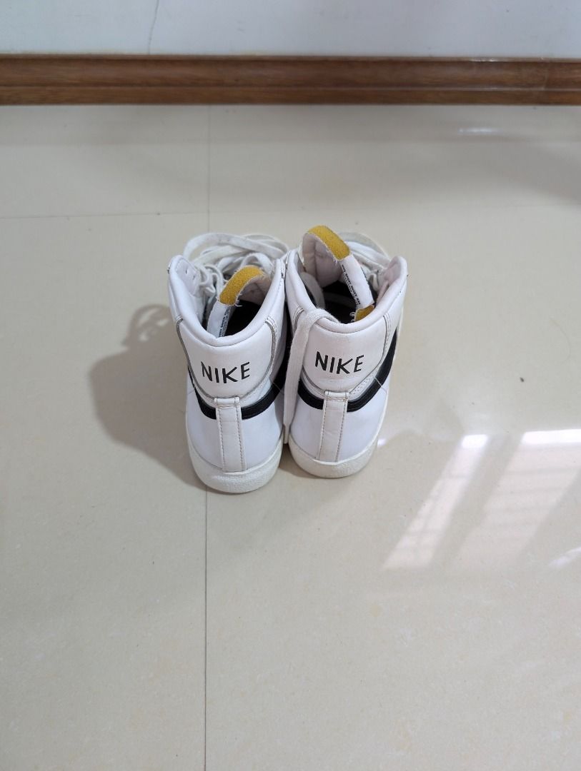 Nike Blazer Mid '77 Vintage White Black (Category: Sneakers) located in Agdangan. Submitted by ej-declutter (Listing ID 1470022415, Image 3). Description: 📏 Size: US 8.5 / UK 6 / EUR 40 ✨ Condition: Excellent Condition ⚠️ Issues/Defects: None NO BOX.