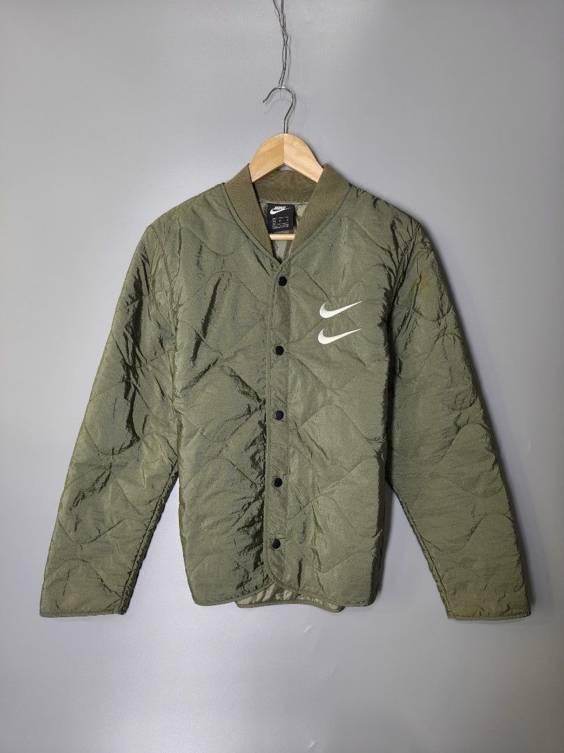 Nike Bomber (Category: Coats, Jackets and Outerwear) located in Baguio. Submitted by modern6tone6 (Listing ID 1470047889, Image 1). Description: Very Good Condition 9/10 Color rate.