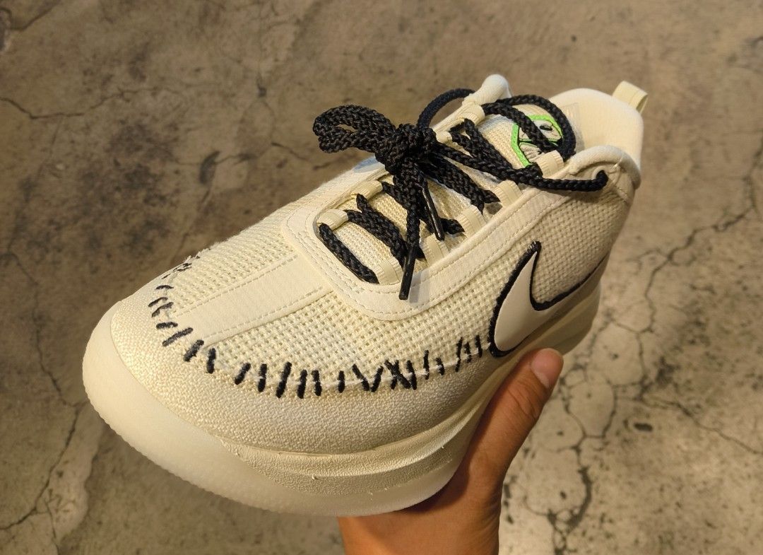 Nike BOOK 2 HALLOWEEN (Category: Sneakers) located in Quezon City. Submitted by justinkixs (Listing ID 1470017408, Image 2). Description: size 8/8.5/9/9.5/10/10.5/11/12/13 Bnds legit.