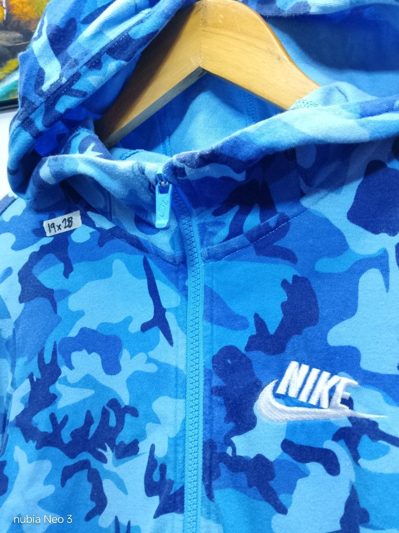 nike camouflage hoodie (Category: Hoodies) located in Valenzuela. Submitted by joshwrldselection (Listing ID 1470140426, Image 2). Description: small - medium very good condition sign of use / need wash thrift..
