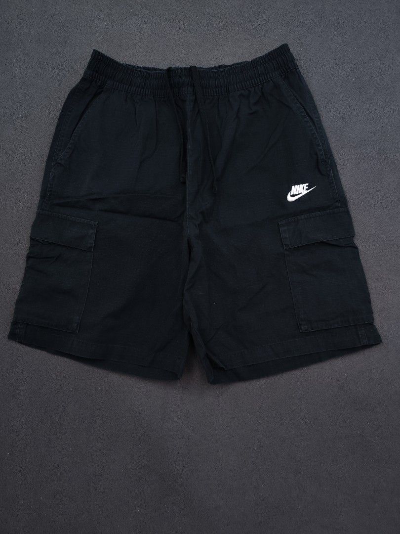 Nike Cargo Shorts (Category: Shorts) located in Bulacan. Submitted by emilj23 (Listing ID 1469961387, Image 1). Description: Nike Cargo Nylon Shorts Size M on tag L 20.5 W 30-34 Leg Hole 12 Condition 9.5/10 Color rate 9.5/10 No Issue.