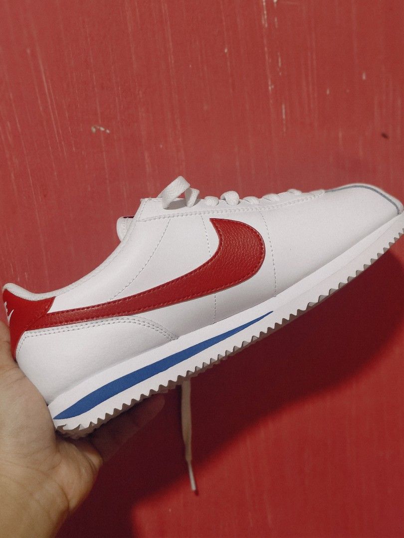 Nike Cortez Forrest Gump from the US without box (Category: Sneakers) located in Los Banos. Submitted by cool_cams (Listing ID 1470131519, Image 1). Description: This is brand new po d pa nagamit from the US pero walang box na..